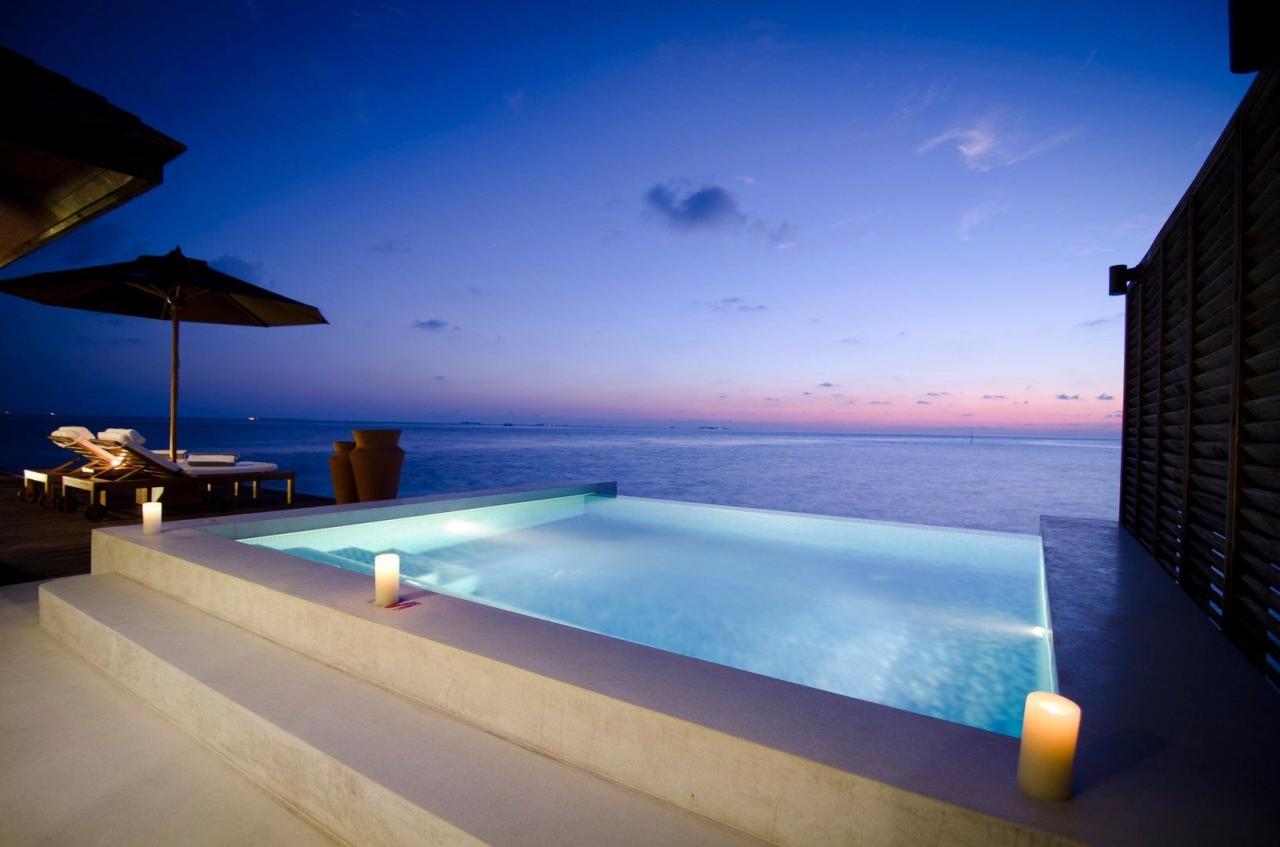 Lily Beach Resort & Spa at Huvahendhoo