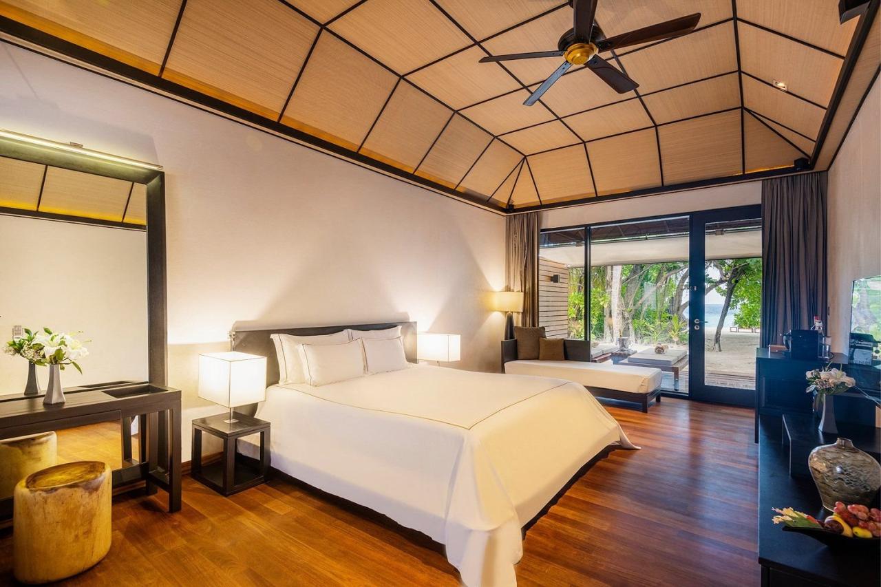 Lily Beach Resort & Spa at Huvahendhoo