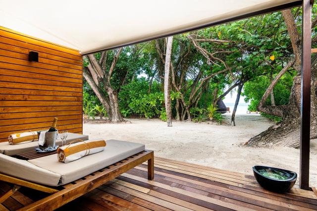Lily Beach Resort & Spa at Huvahendhoo