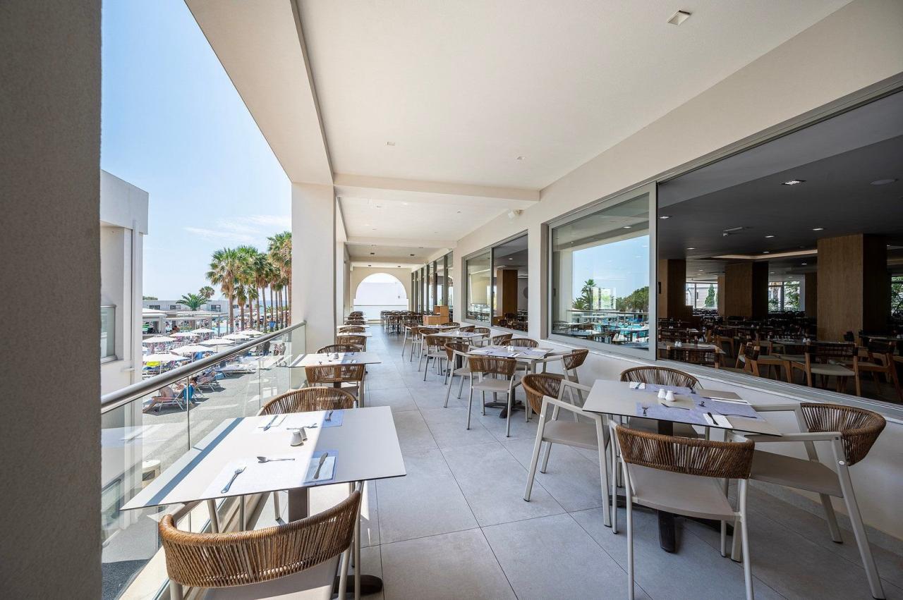 Hotel Porto Bello Beach