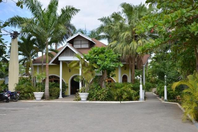 Merril's Beach Resort II