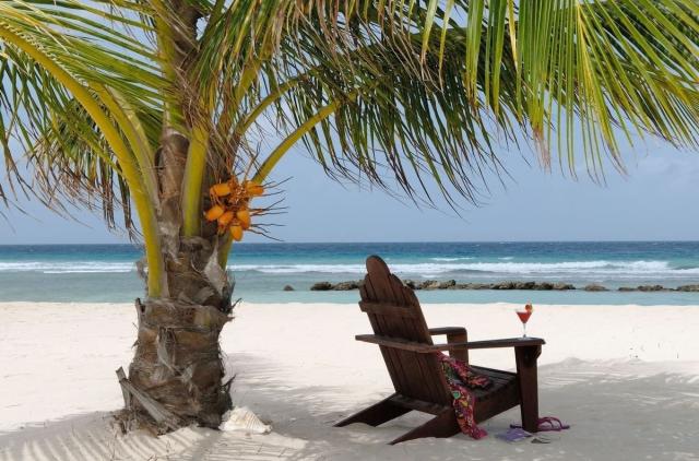 Coconut Court Beach Hotel