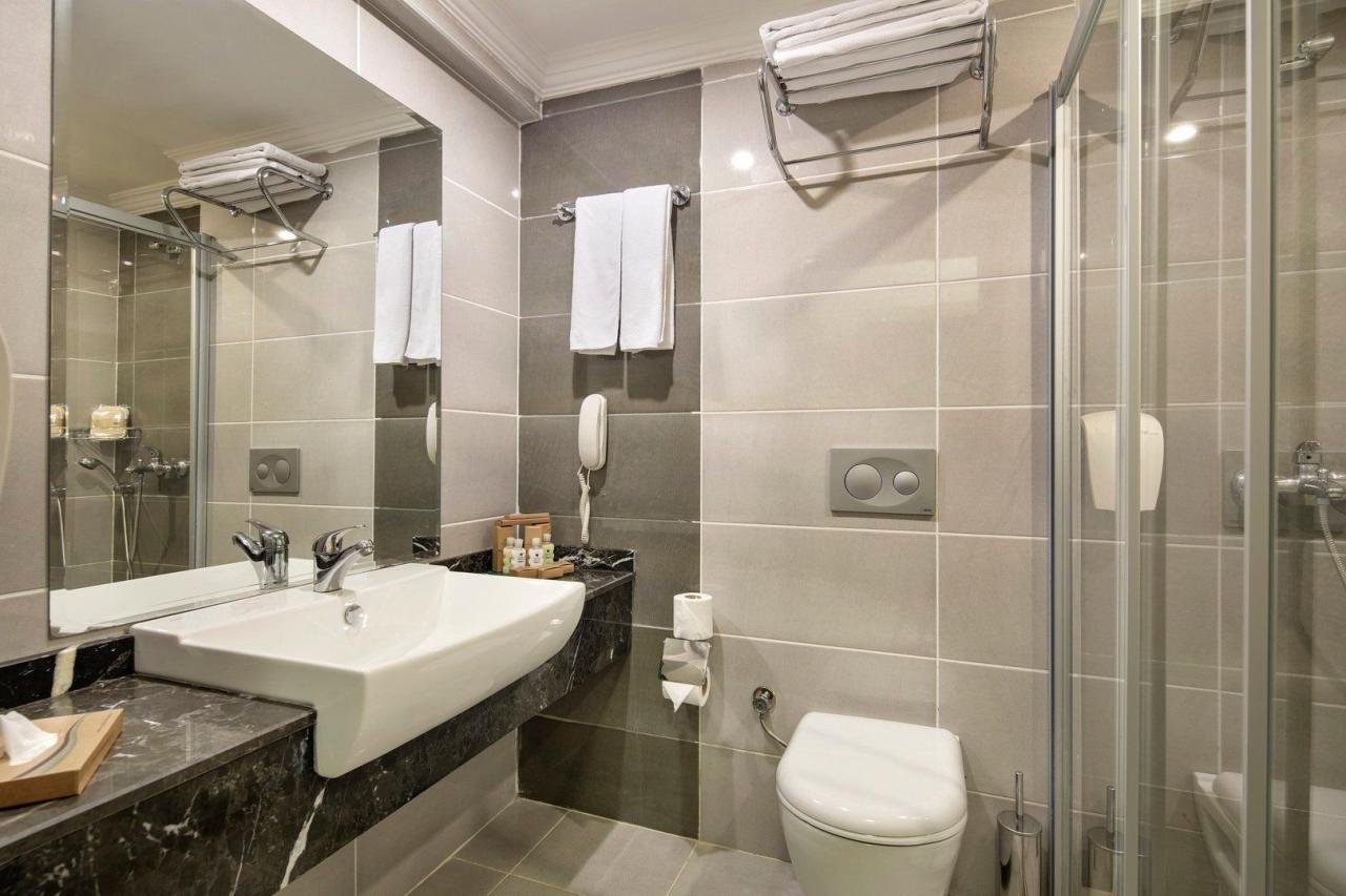 Hotel Crystal Aura Beach Resort & Spa