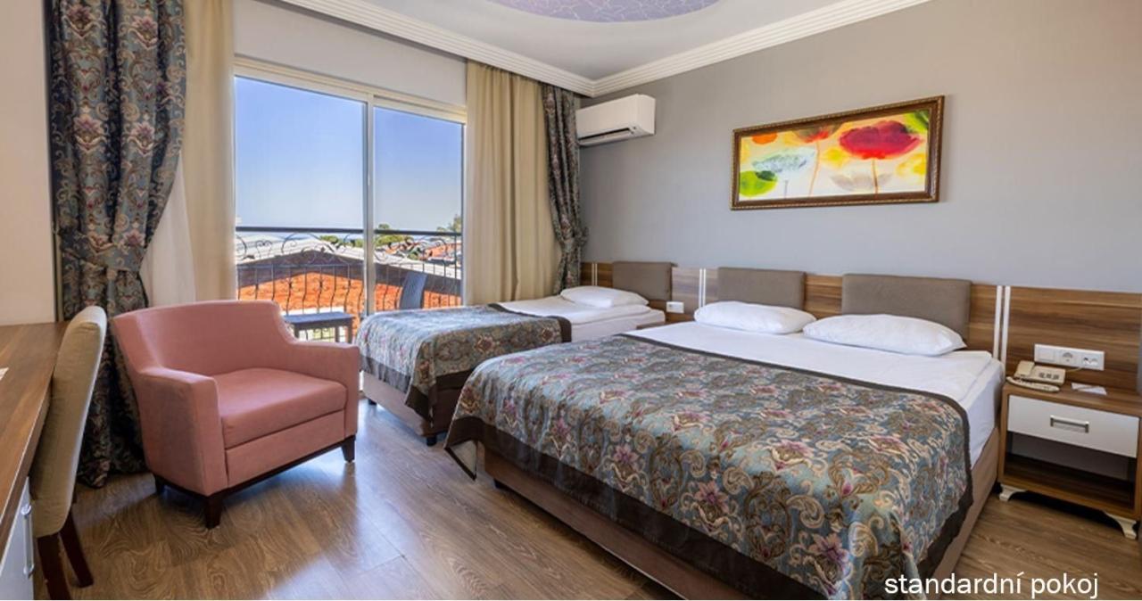 Hotel Crystal Aura Beach Resort & Spa