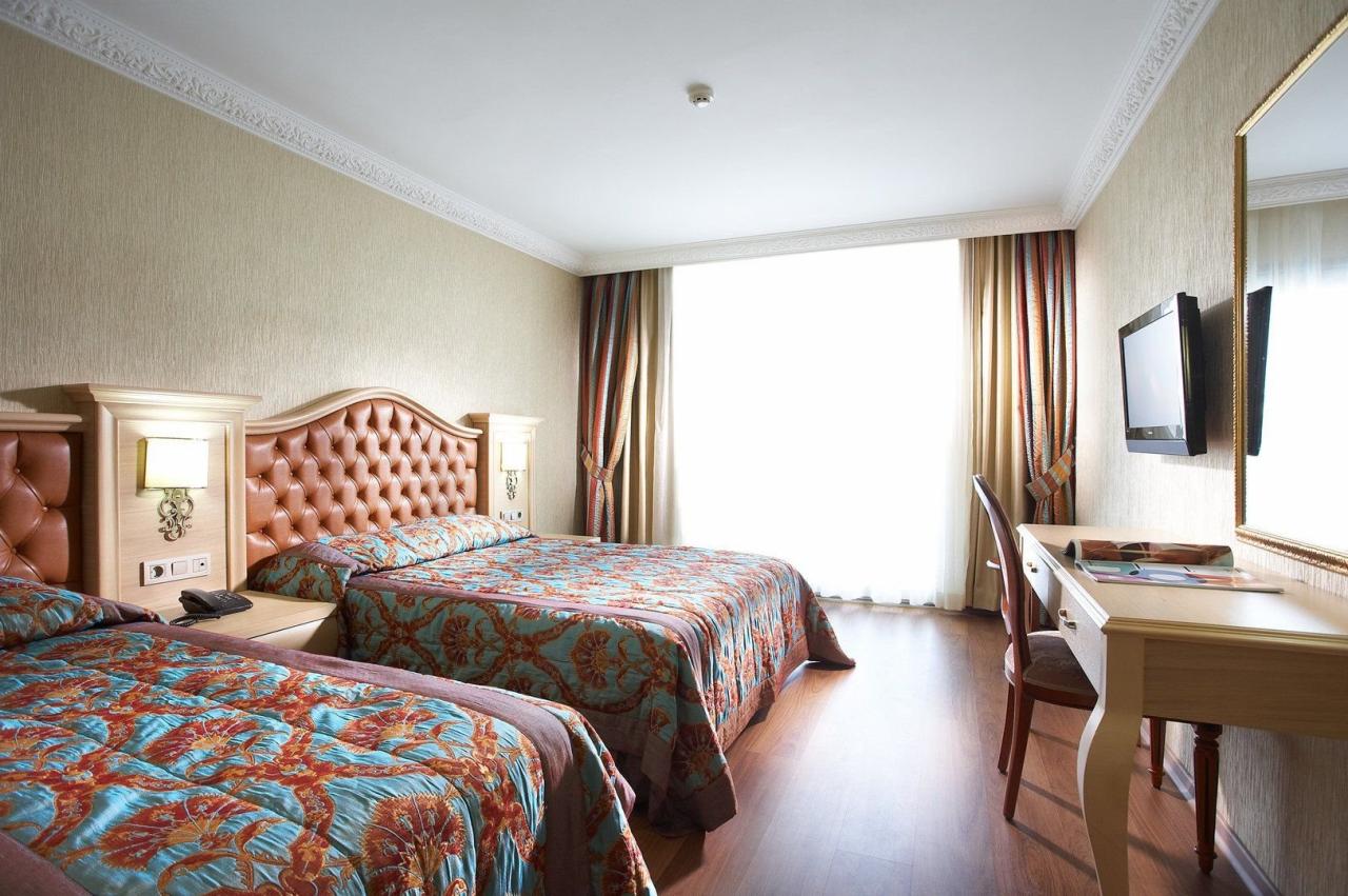 Hotel Emre Beach