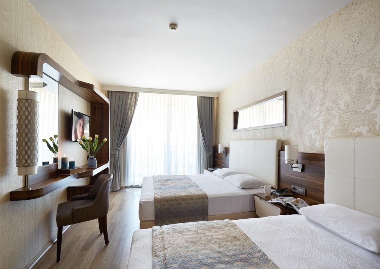Hotel Emre Beach