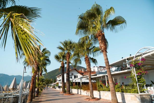 Hotel Emre Beach