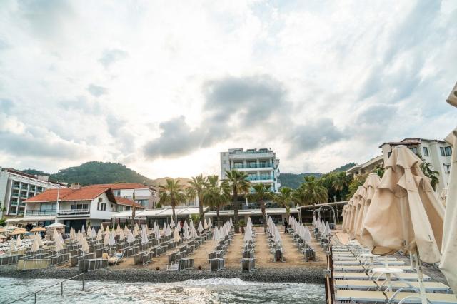 Hotel Emre Beach