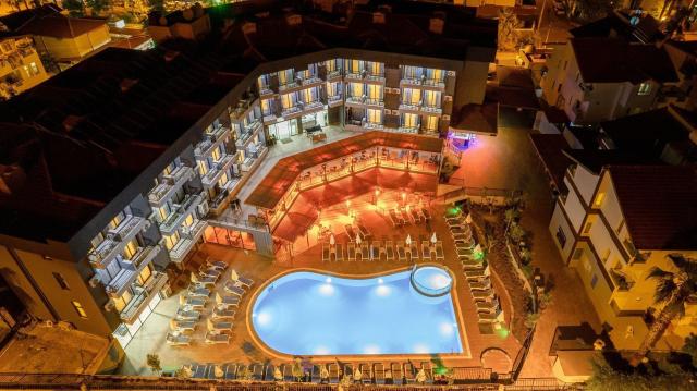 Hotel Clover Magic Park