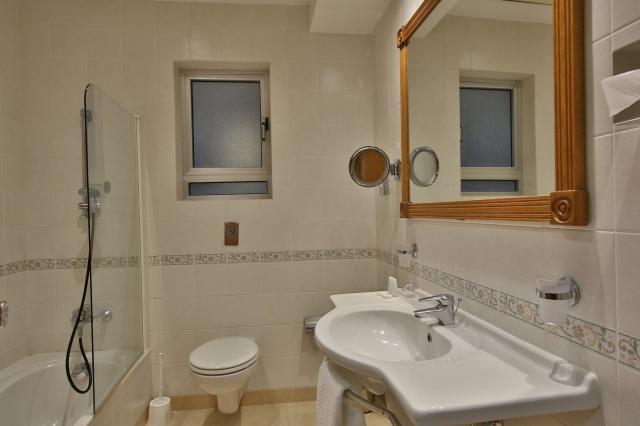 Paradise Bay Resort Hotel