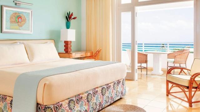Hotel Couples Tower Isle