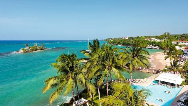 Hotel Couples Tower Isle