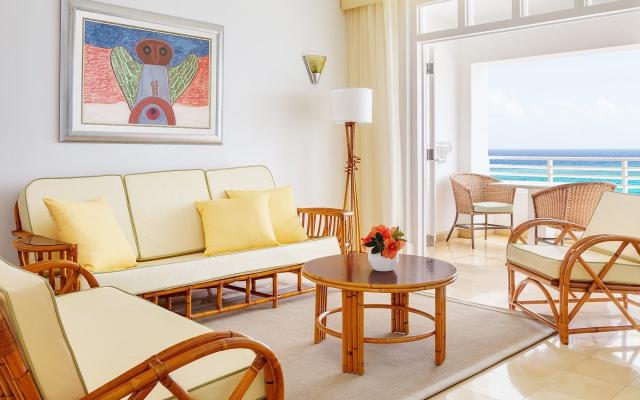 Hotel Couples Tower Isle
