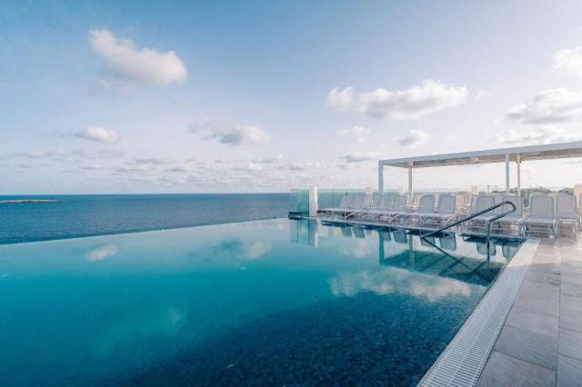 SeaView Hotel