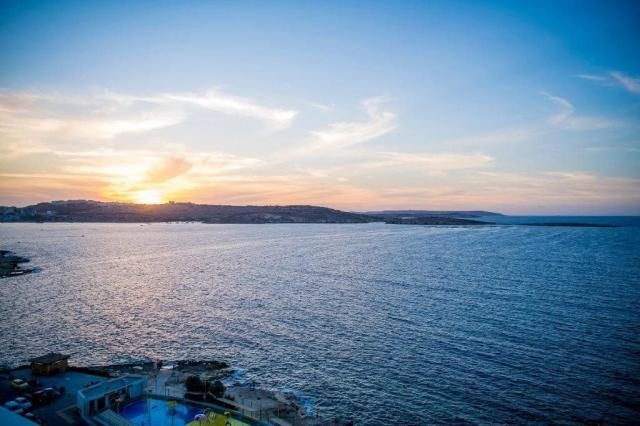 SeaView Hotel