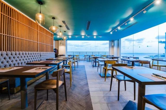 SeaView Hotel