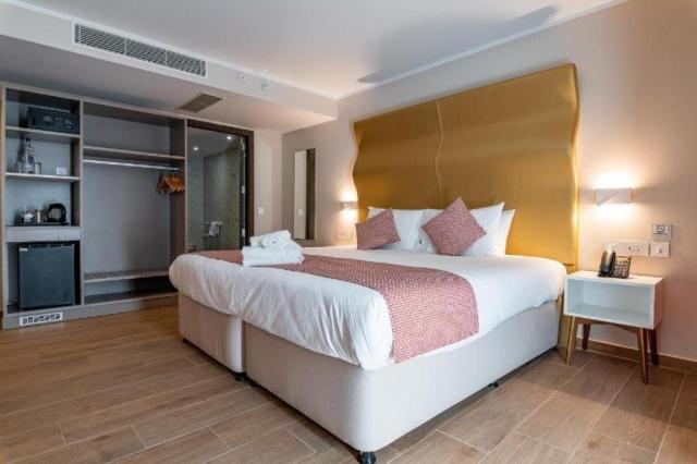 SeaView Hotel
