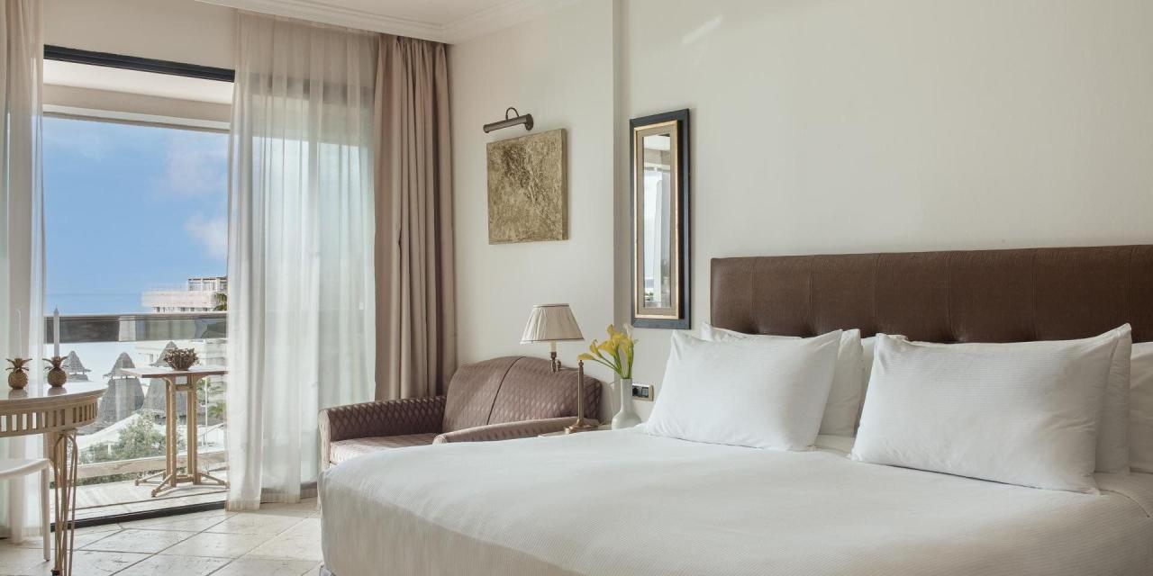 Hotel Gran Melia Don Pepe