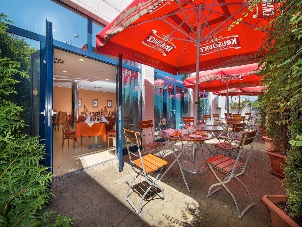 Ramada Airport Hotel Prague