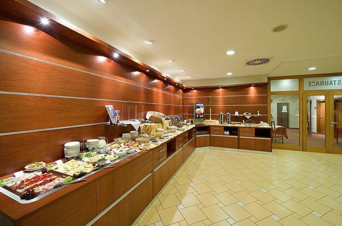 Ramada Airport Hotel Prague