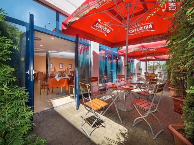 Ramada Airport Hotel Prague