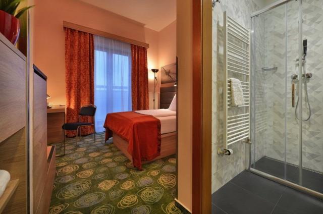Ramada Airport Hotel Prague