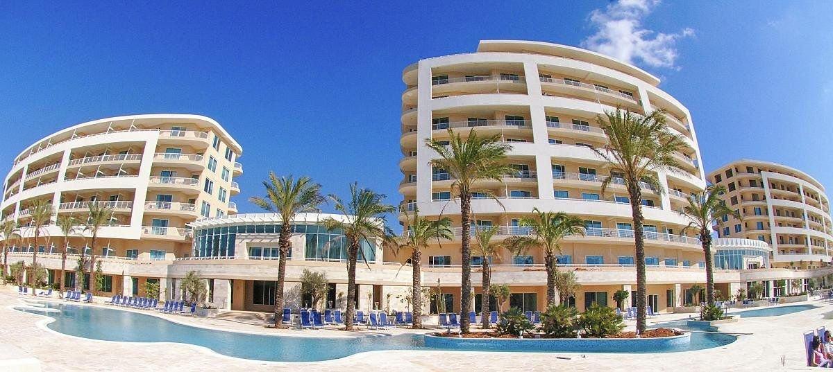 Radisson Blu Golden Sands Resort