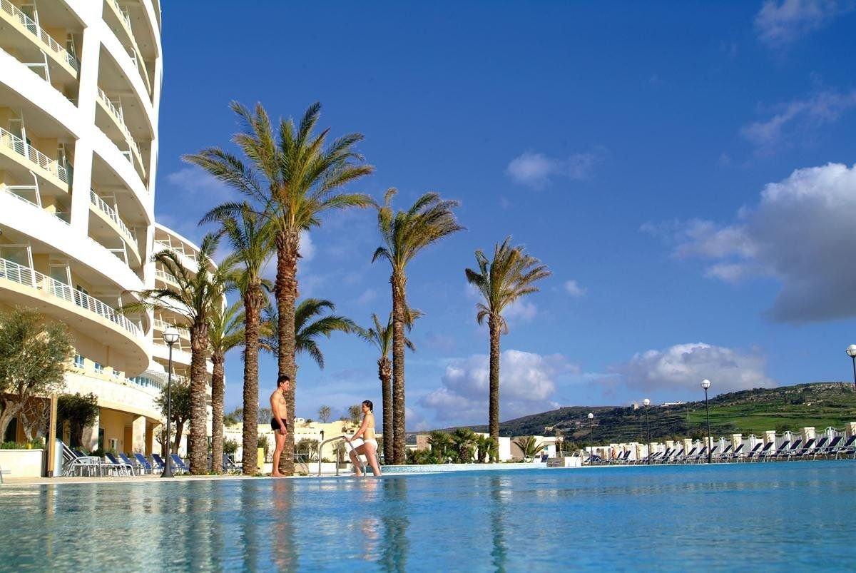 Radisson Blu Golden Sands Resort