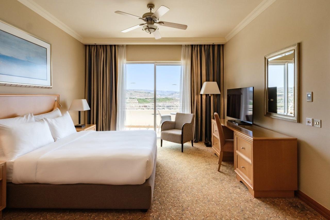 Radisson Blu Golden Sands Resort