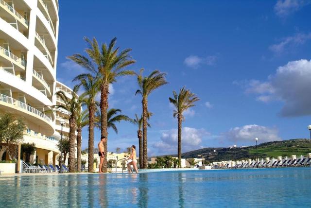 Radisson Blu Golden Sands Resort