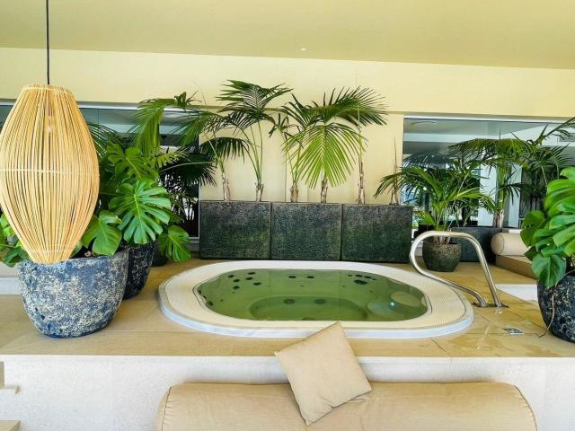 Hotel The Views Oasis