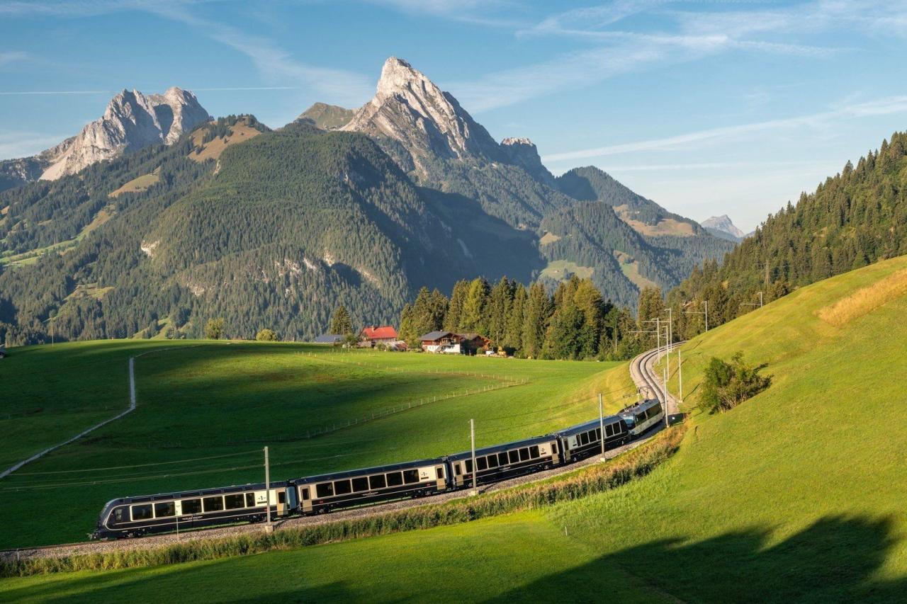 Panoramatickým Goldenpass Expresem k Ženevskému jezeru