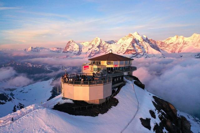 Panoramatickým Goldenpass Expresem k Ženevskému jezeru
