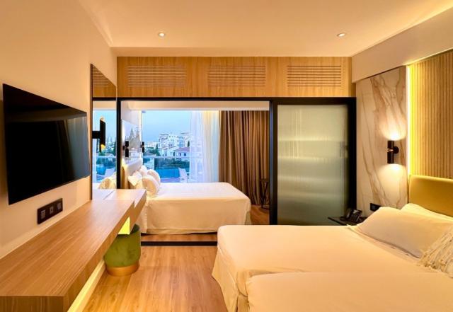 Hotel Cavo Maris Beach
