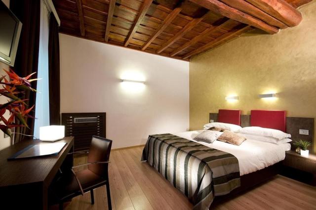 Hotel Trevi