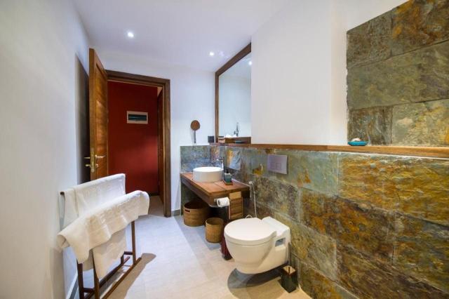 The Barefoot Eco Hotel