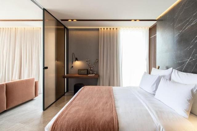 Perianth Hotel