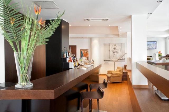 Plaka Hotel