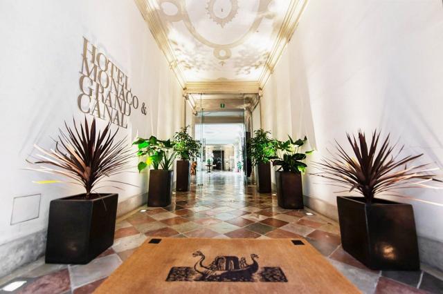 Hotel Monaco & Grand Canal