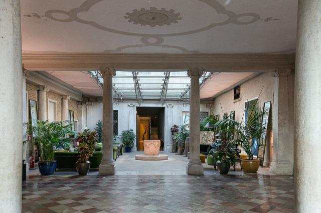 Hotel Monaco & Grand Canal