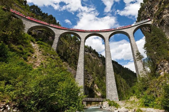 Nejkrásnější místa Švýcarska panoramatickými drahami