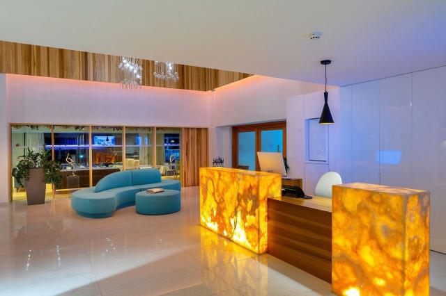 Anemi Hotel & Suites