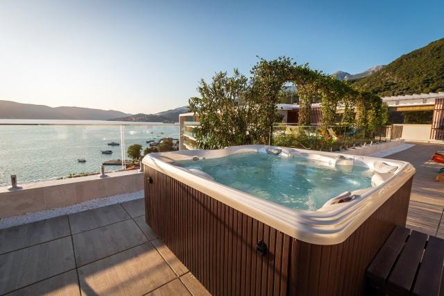 Carine Kumbor Beach Hotel