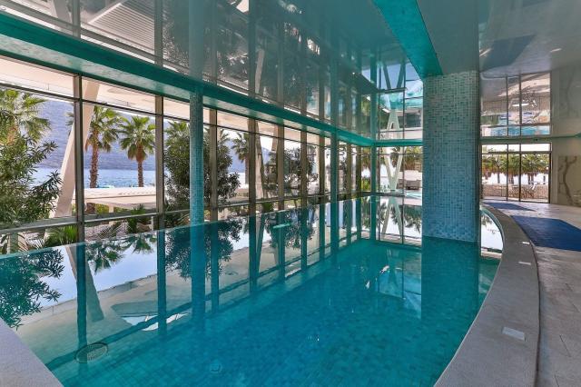 Carine Kumbor Beach Hotel