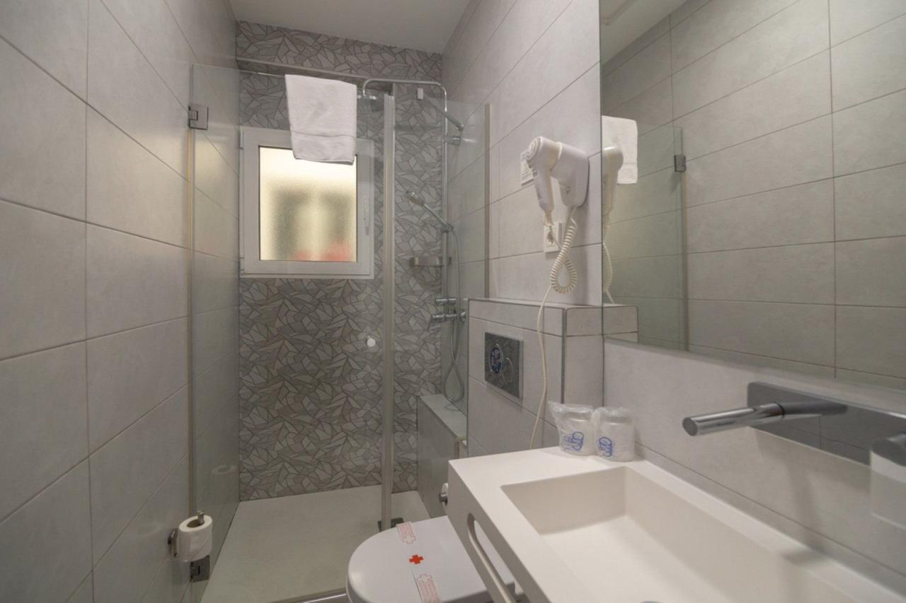 La Milagrosa Hotel and Apartments