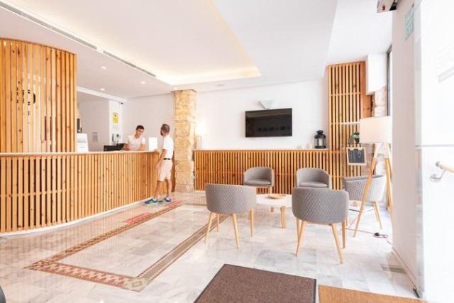 La Milagrosa Hotel and Apartments