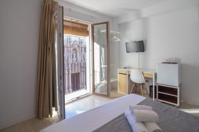 La Milagrosa Hotel and Apartments