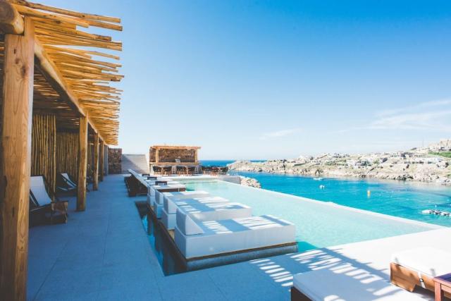 Super Paradise Suites