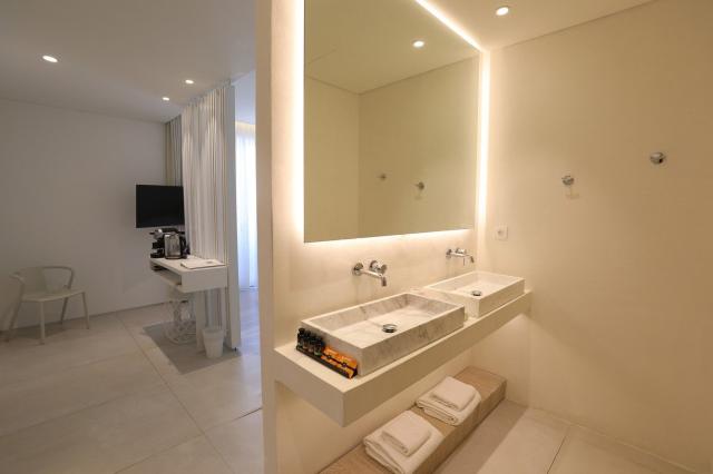Mykonos Dove Beach Hotel