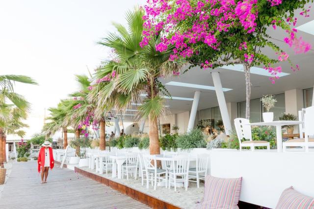 Mykonos Dove Beach Hotel